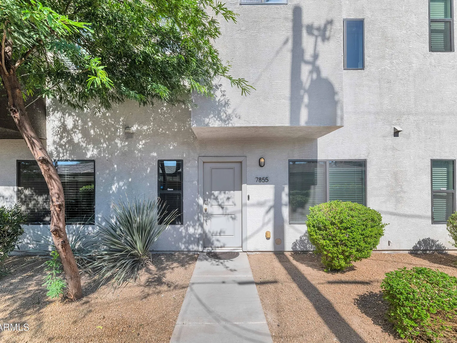 3 bed, 3.5 bath, 1641 sqft, $2,495 — Photo 1