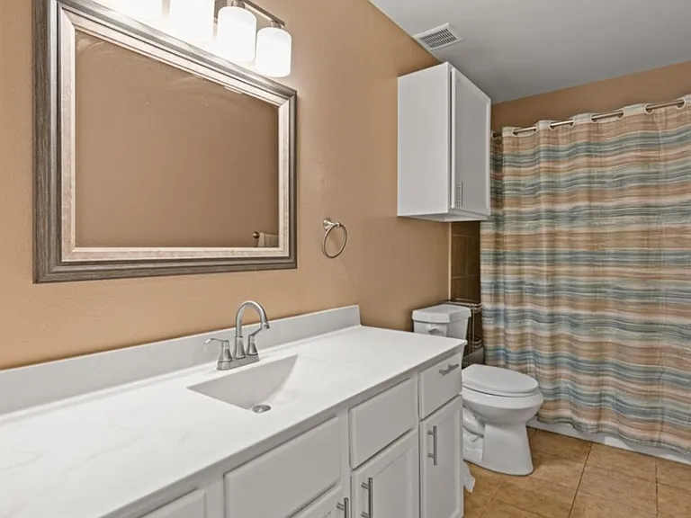 553 Princess Pl — Photo 13