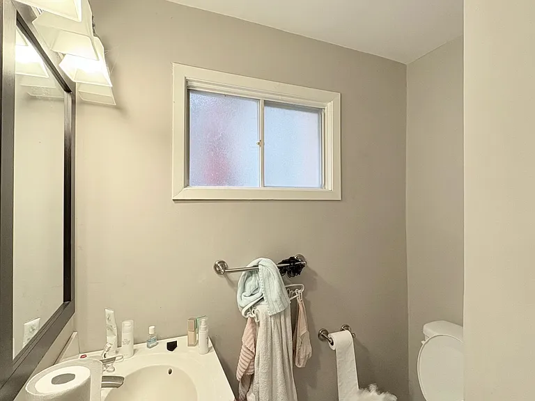 31 Markhaven Rd #MAIN A — Photo 5