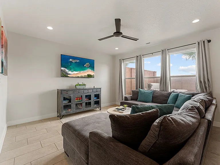 466 N Ventura Ln #47 — Photo 6