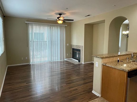 4th image of 919 Mira Lago Way