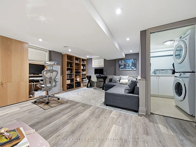 67 Falcon St — Photo 33