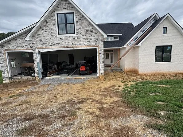 630 Running Brook Dr, Strawberry Plains, TN 37871