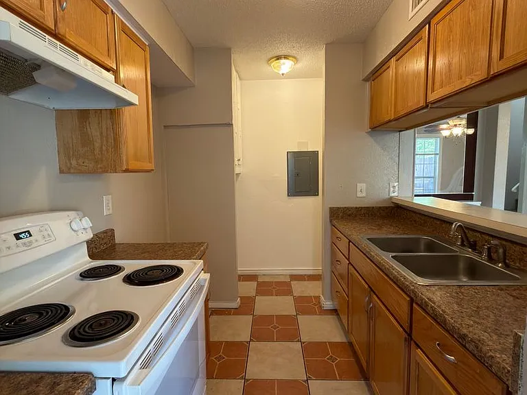 358 Valley Park Dr — Photo 13