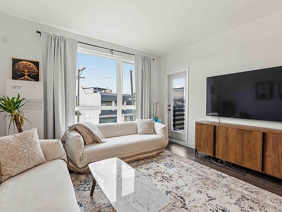 4th image of 11718 224th St #306