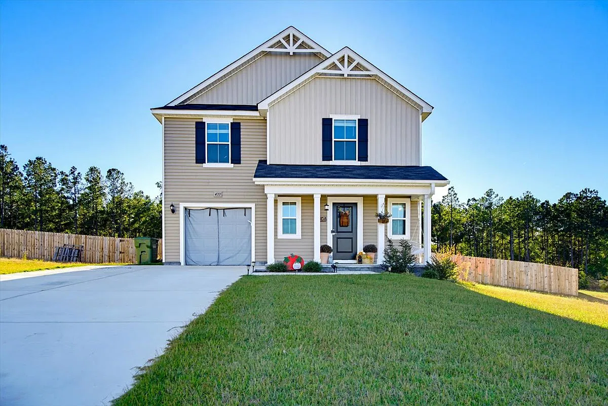4 bed, 2.5 bath, 1925 sqft, $2,550 — Photo 1