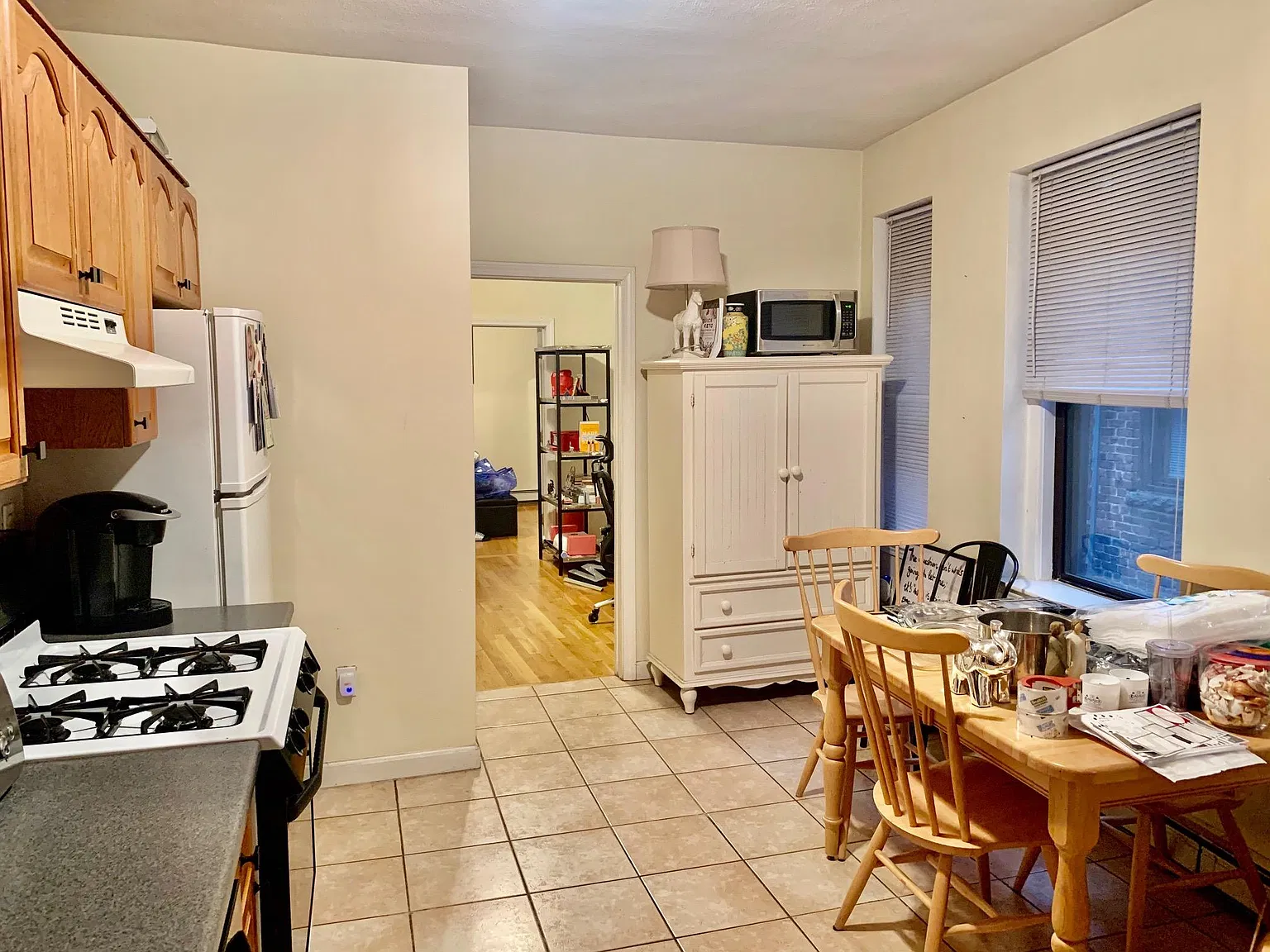 3 bed, 1100 sqft, $3,900 — Photo 4
