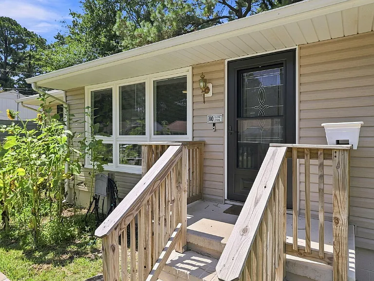 24 Warren Dr — Photo 5