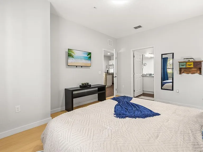5356 Diplomat Ct #107 — Photo 24