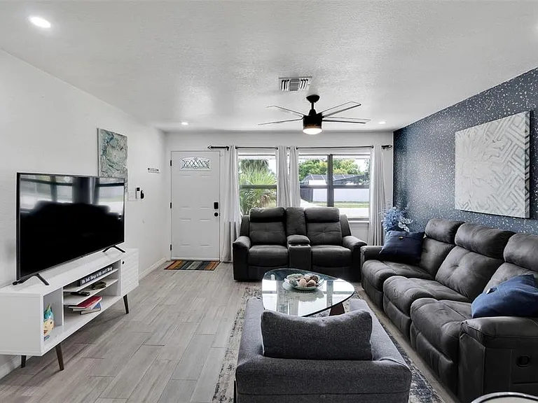 4731 W Montgomery Ave — Photo 3