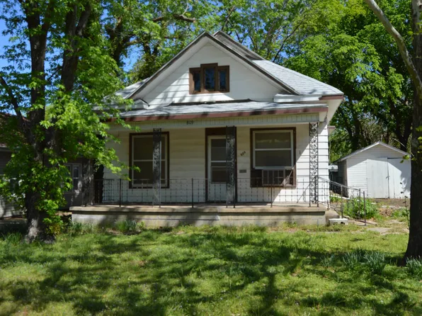 809 E 7th St, Wellington, KS 67152
