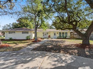 332 Eastview Dr, Biloxi, MS 39531