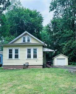 221 Campbell Rd, Syracuse, NY, 13211