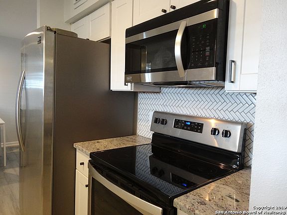 5th image of 121 E Silver Sands Dr #121