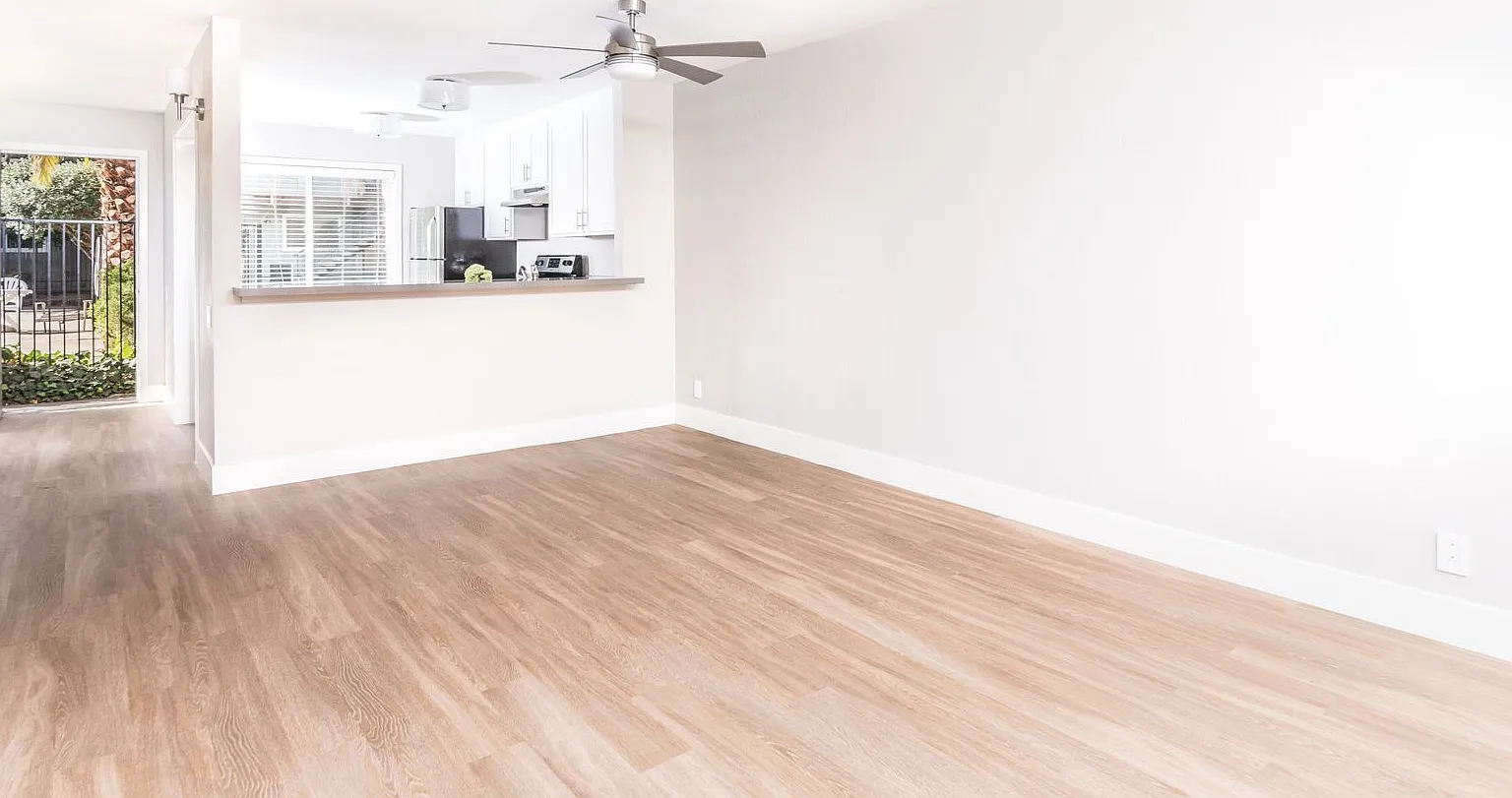 Poets Corner Apartments — Photo 3