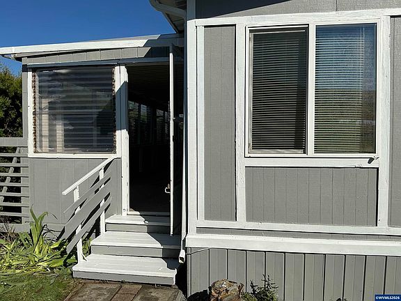 4th image of 5422 Portland Rd NE Unit 67