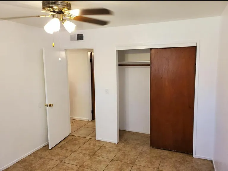 1019 S Demaree St — Photo 15