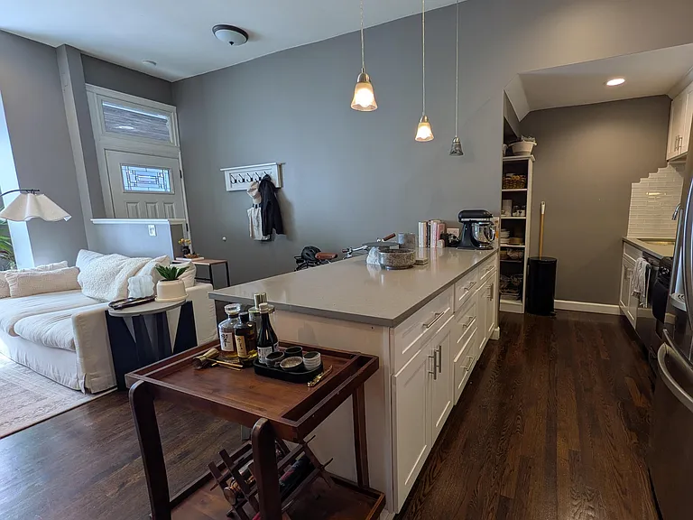 941 N Hoyne Ave #1 — Photo 10