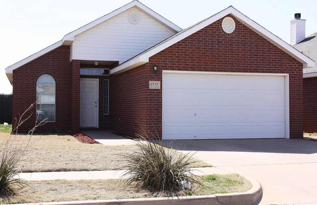 3 bed, 2.0 bath, 1315 sqft, $1,425 — Photo 1