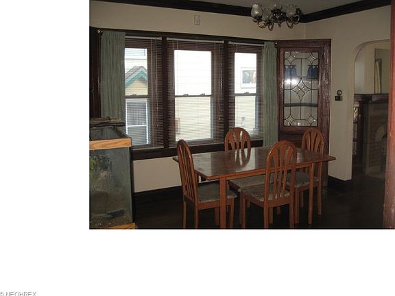 5th image of 11101 Vernon Ave