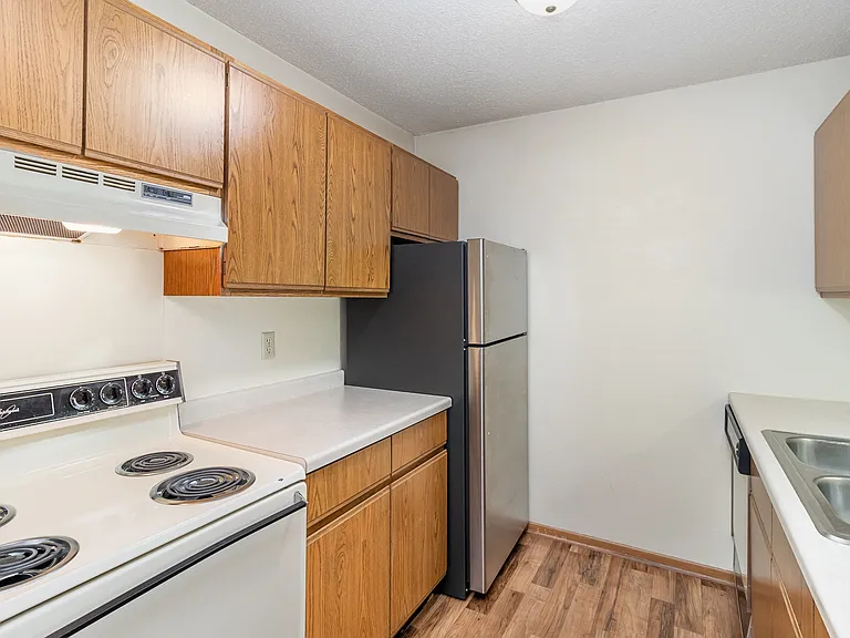 Hutchinson, MN Twin Oaks | 11A | Kitchen