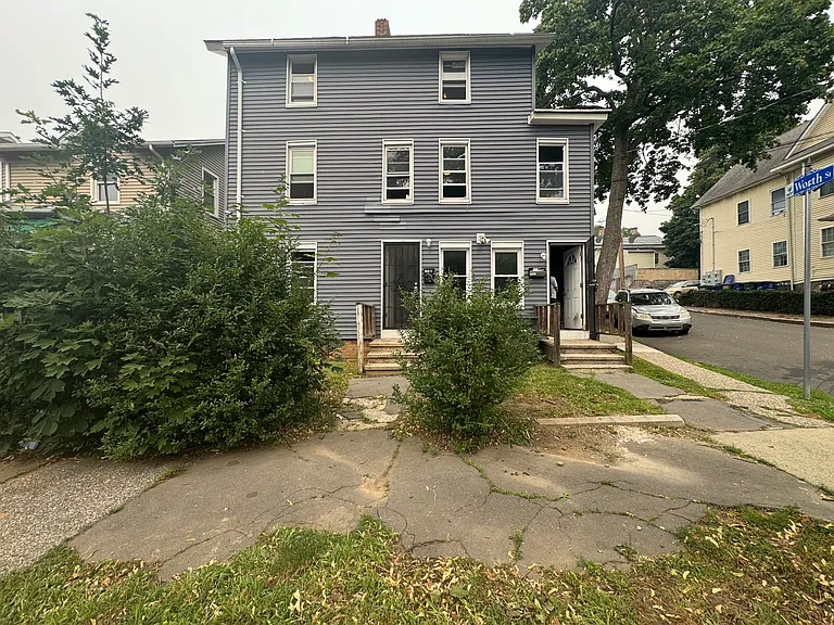1496 Iranistan Ave #1L — Photo 1