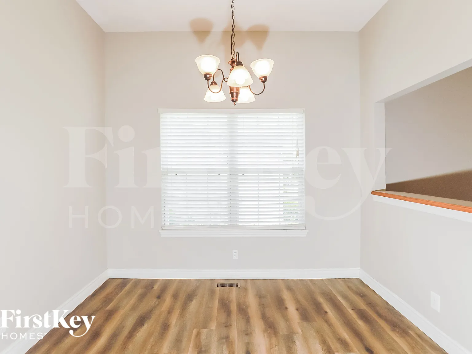 3 bed, 2.0 bath, 1576 sqft, $2,860 — Photo 4
