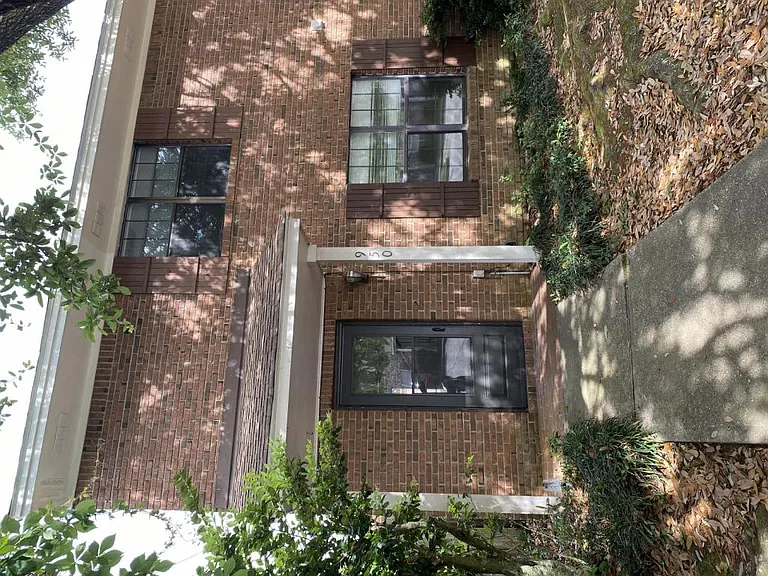 950 Jefferson Dr — Photo 1