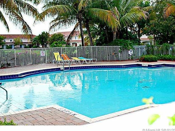 4th image of 2779 SW 82nd Ave #105