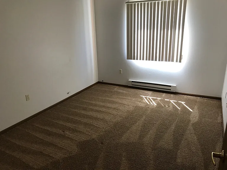 Silver Lake Rentals — Photo 9