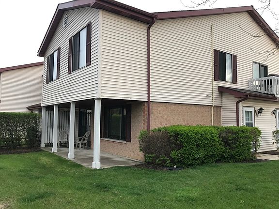 2nd image of 340 Washington Ct