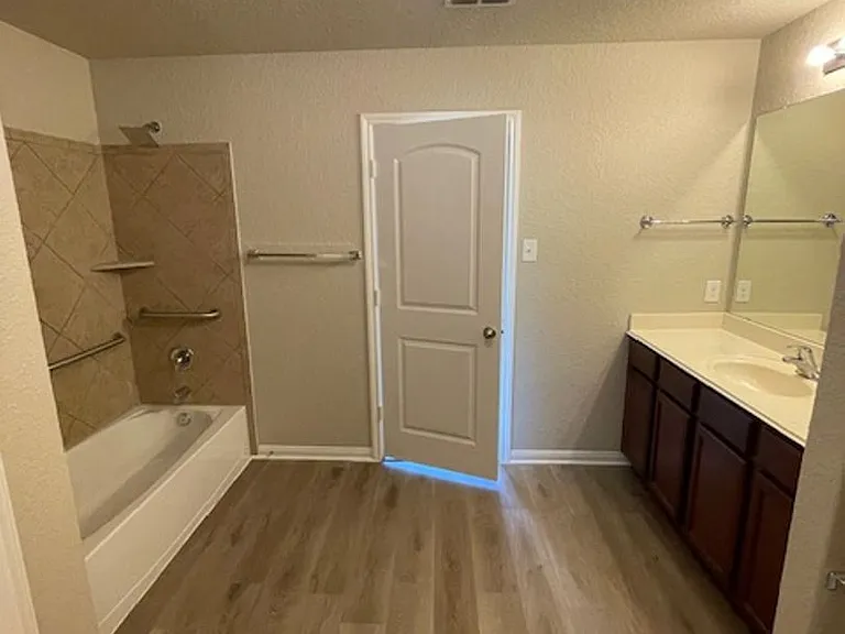 3618 Foster Mdws — Photo 16