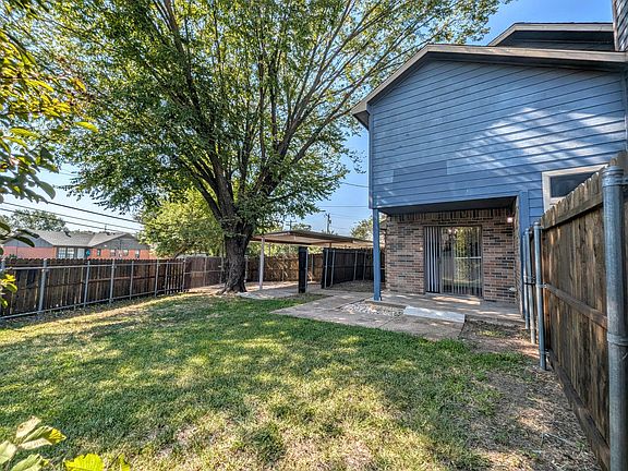 3rd image of 700 Versailles Dr