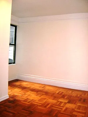 Rented by PMG Real Estate  | media 51