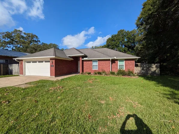209 E 2nd St, Port Neches, TX 77651