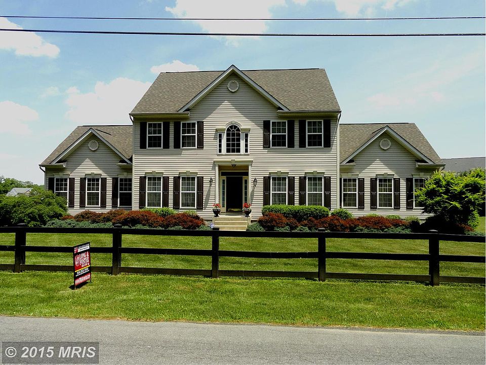 1st image of 12 Appomattox Ln