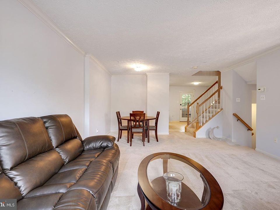 1st image of 18919 Quiet Oak Ln