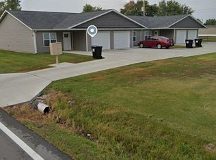 606 Old Creal Springs Rd APT D, Marion, IL 62959