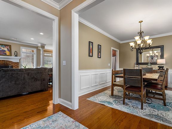4th image of 1876 Ashfield Dr