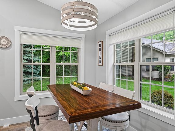 5th image of 10868 Woodland Dr