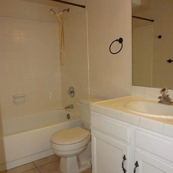 1912 S Hall — Photo 7
