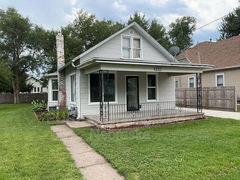 2 bed, 1.0 bath, 1140 sqft, $1,150 — Photo 2