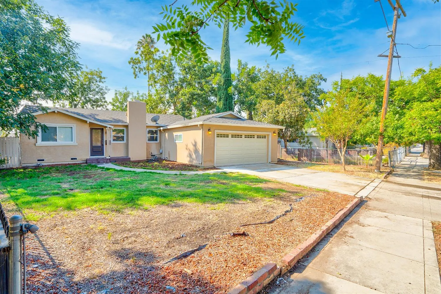 2348 Country Club Blvd photo 1