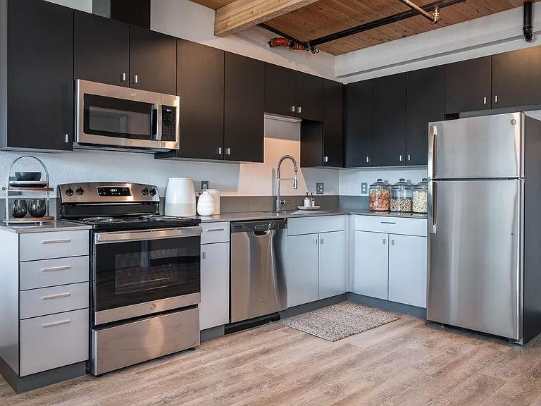 Dean River Apartments — Photo 46