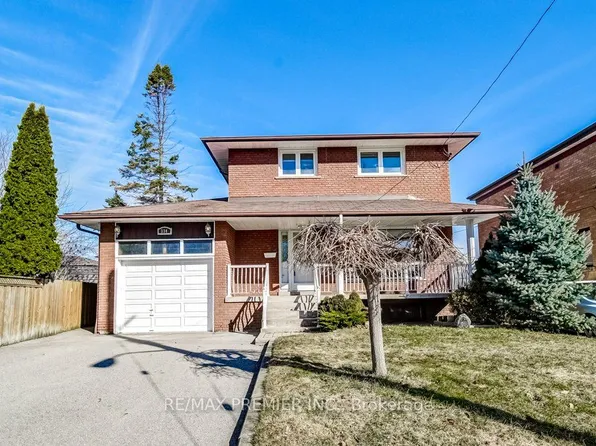 334 Rimilton Ave, Toronto, ON M8W 2E4