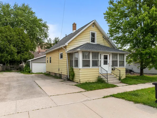 1014 W 7th Ave, Oshkosh, WI 54902