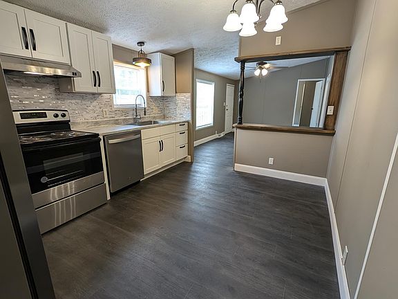 Side entrance to kitchen