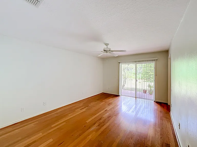 6416 Las Palmas Way — Photo 13