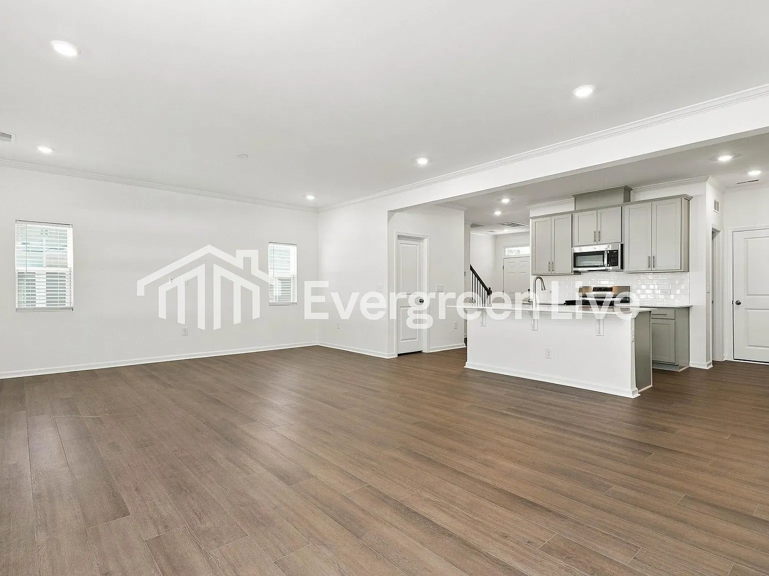 3 bed, 2.5 bath, 1926 sqft, $1,895 — Photo 4