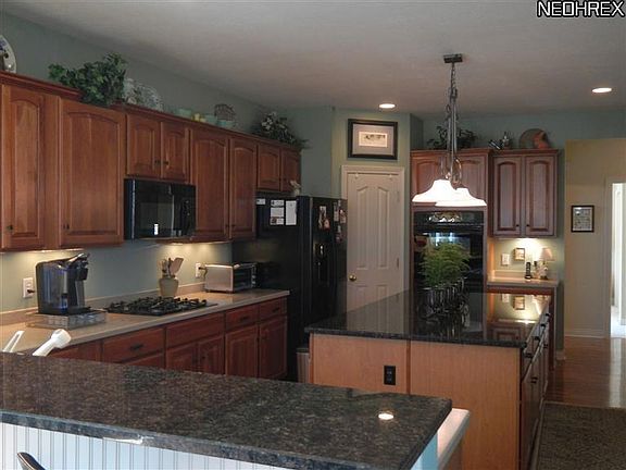 5th image of 7759 Rockdove Ln #20